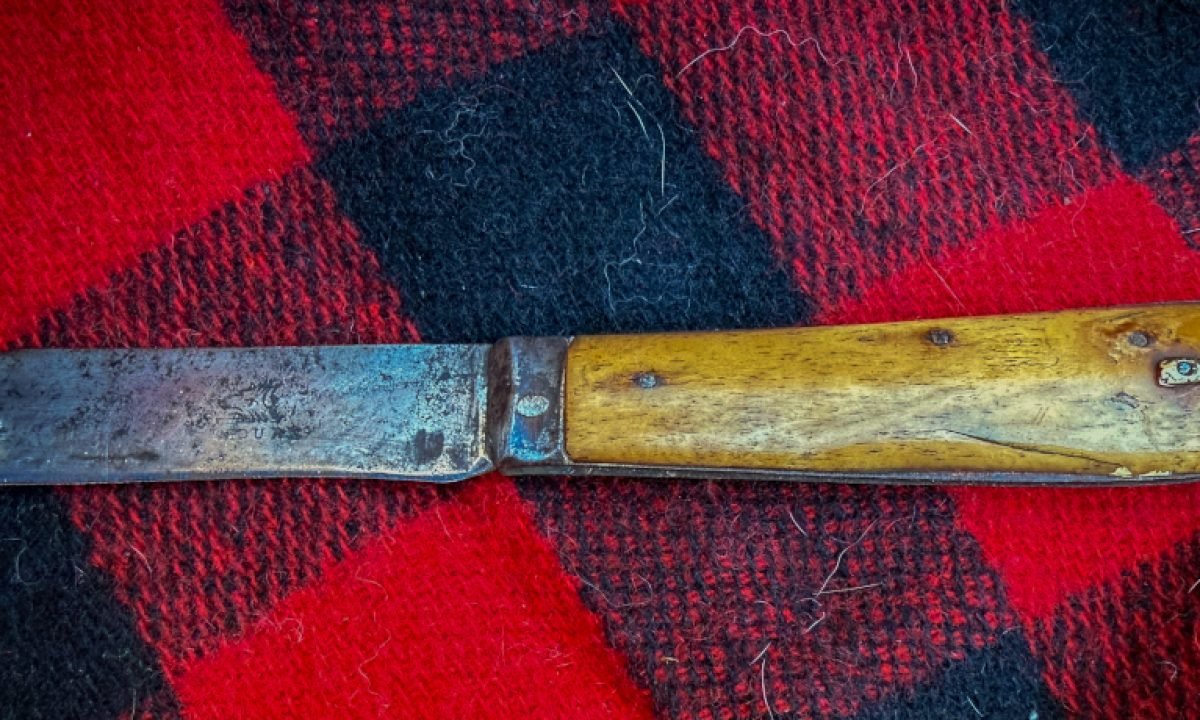 A Sheffield Legacy: Joseph Beal & Sons Folding Knife - Barefoot 
