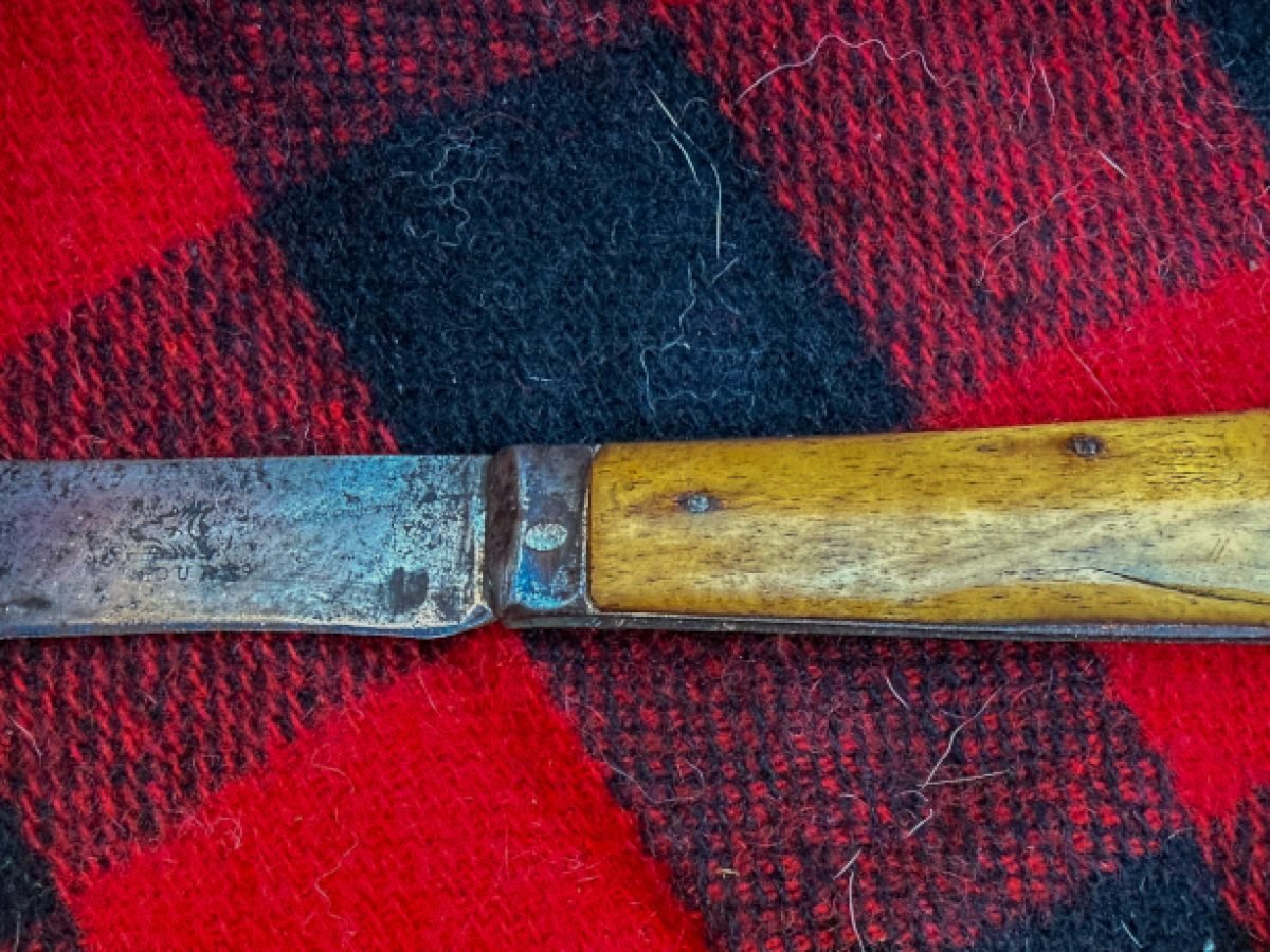 A Sheffield Legacy: Joseph Beal & Sons Folding Knife - Barefoot 